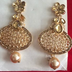Indian wedding jewelry. bridal earrings. Bollywood
